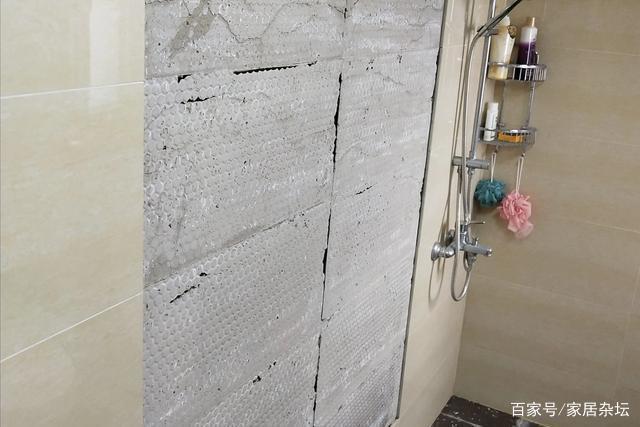 墙壁砖脱落怎样修补(墙面砖脱落怎么办怎样修补)