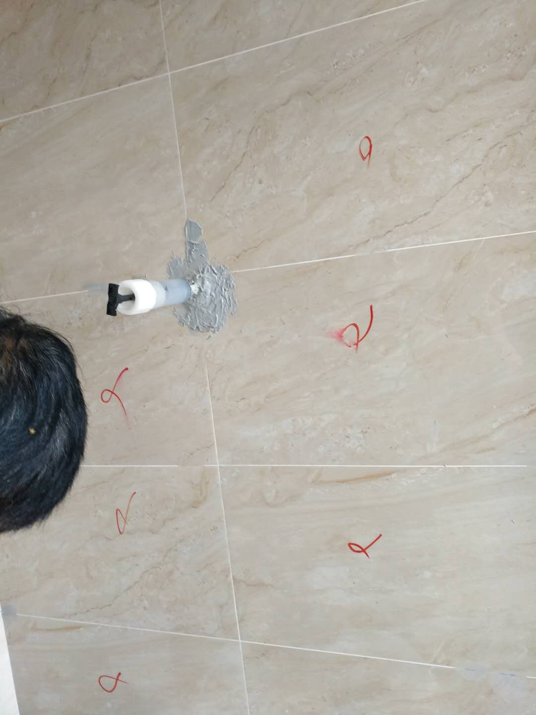 墙砖空鼓怎么处理好呢视频(针对近两年墙砖空鼓的现象的维修方法)